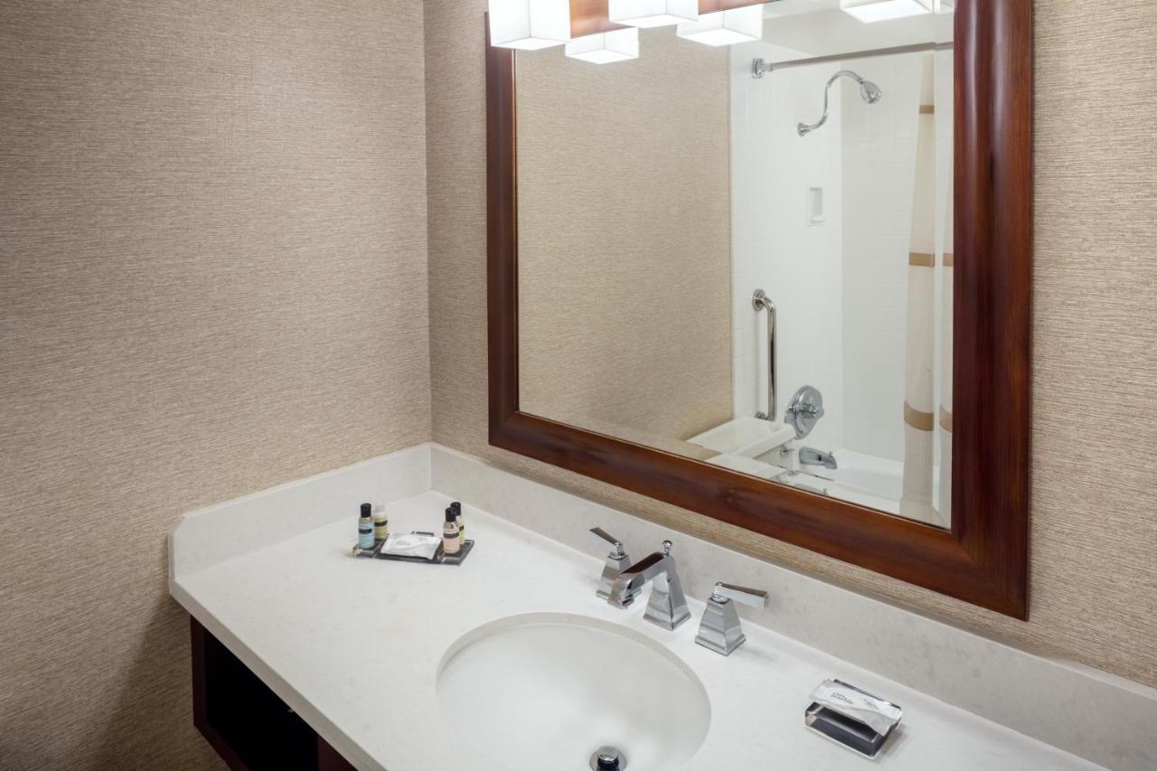 Indianapolis Marriott East Hotel Exterior foto