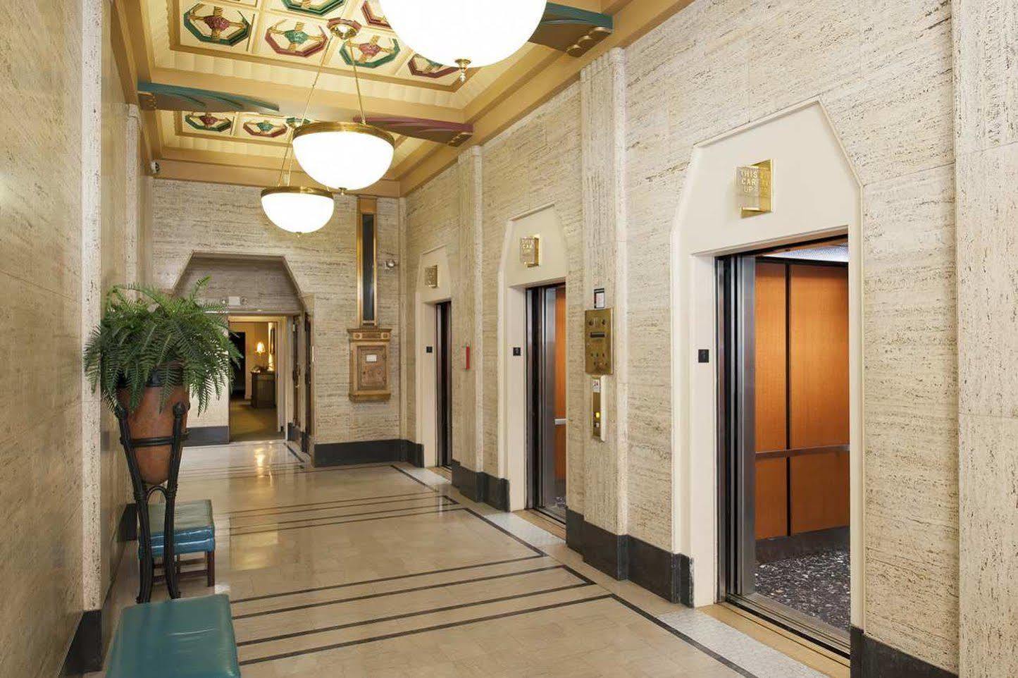 Indianapolis Marriott East Hotel Exterior foto