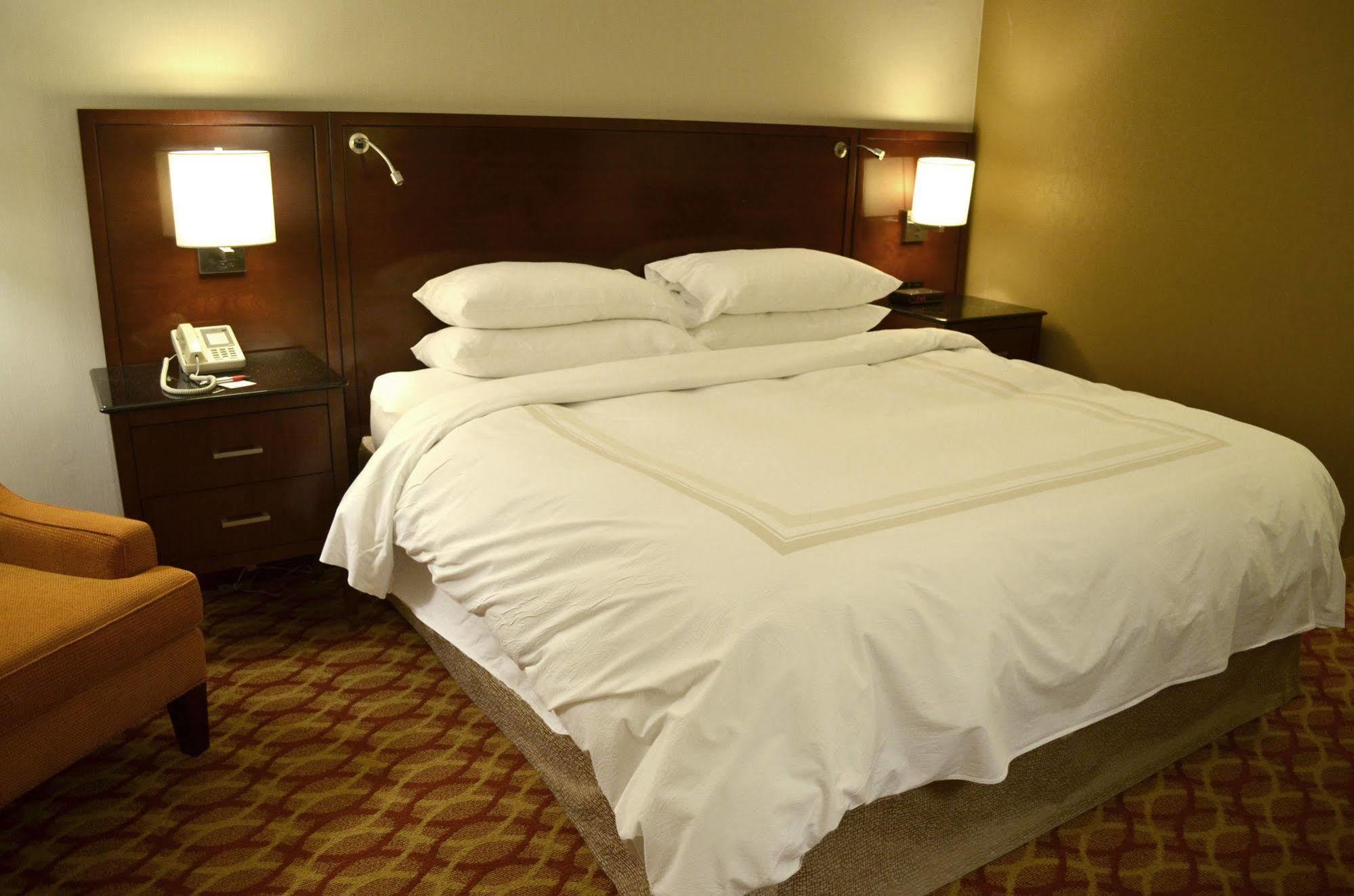 Indianapolis Marriott East Hotel Exterior foto